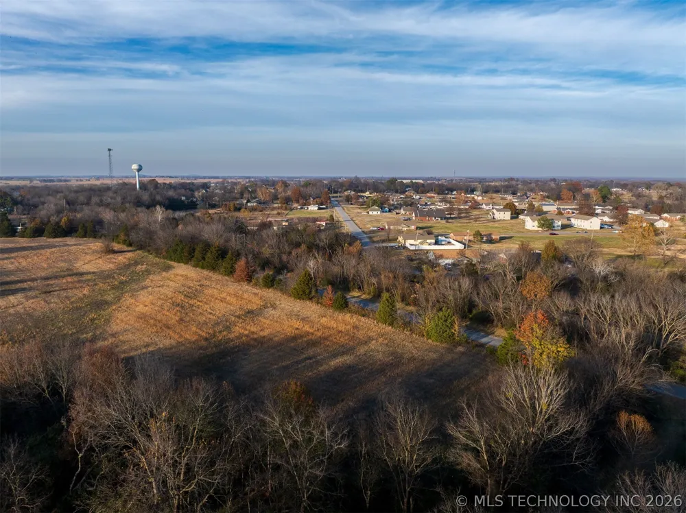 8 Pierce Avenue Wagoner, OK 74467