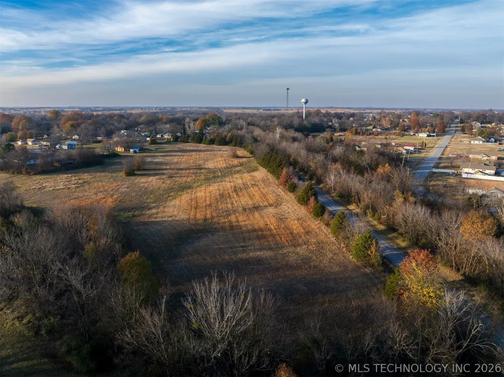8 Pierce Avenue Wagoner, OK 74467