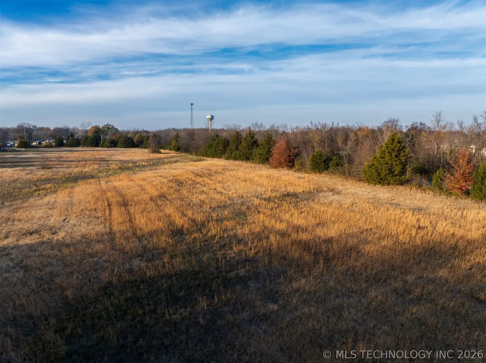 8 Pierce Avenue Wagoner, OK 74467