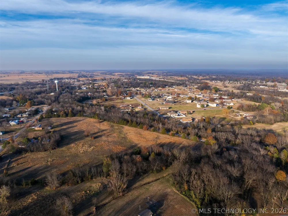 8 Pierce Avenue Wagoner, OK 74467