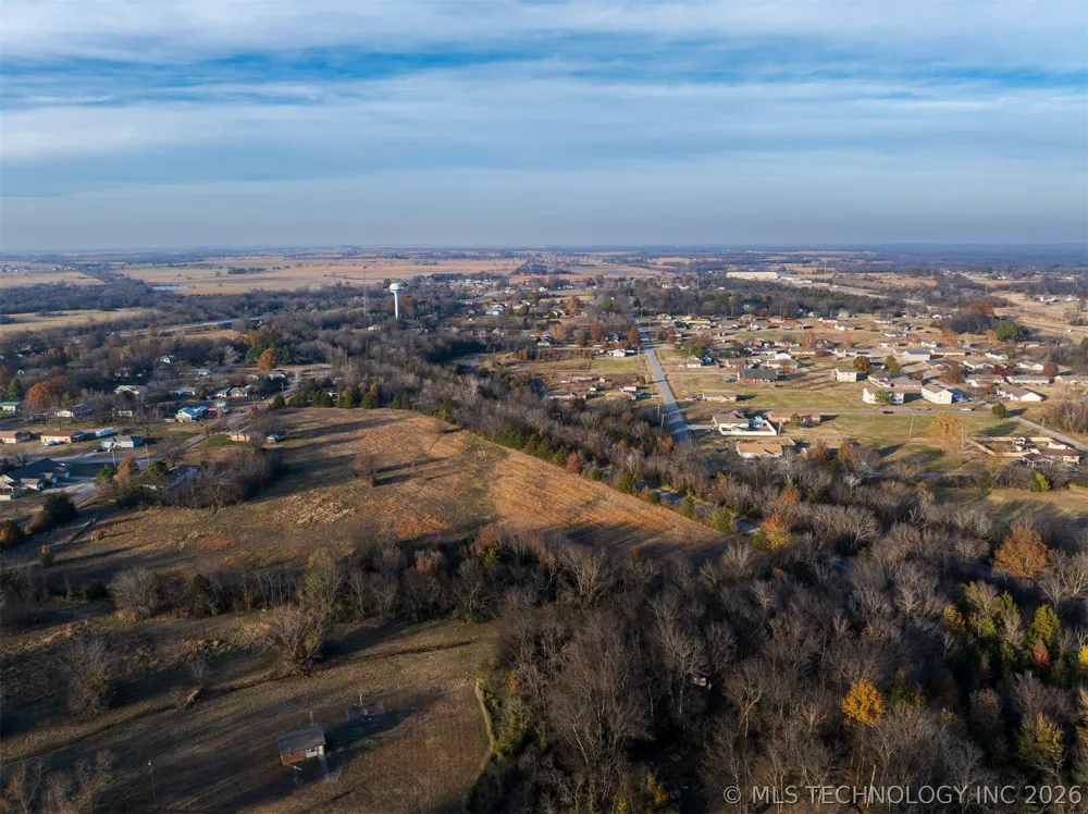 8 Pierce Avenue Wagoner, OK 74467
