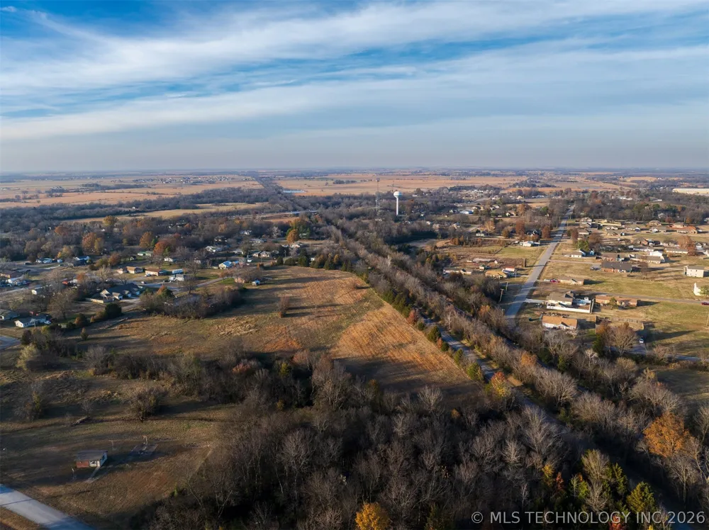 8 Pierce Avenue Wagoner, OK 74467