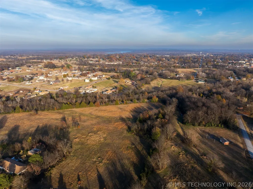 8 Pierce Avenue Wagoner, OK 74467