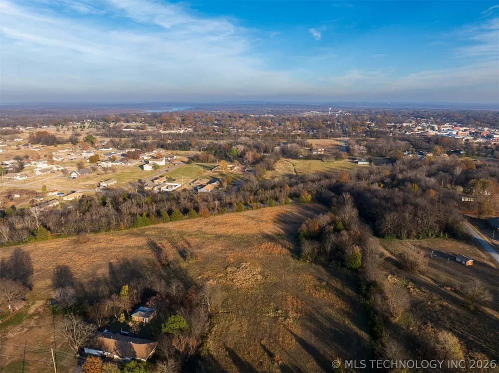 8 Pierce Avenue Wagoner, OK 74467