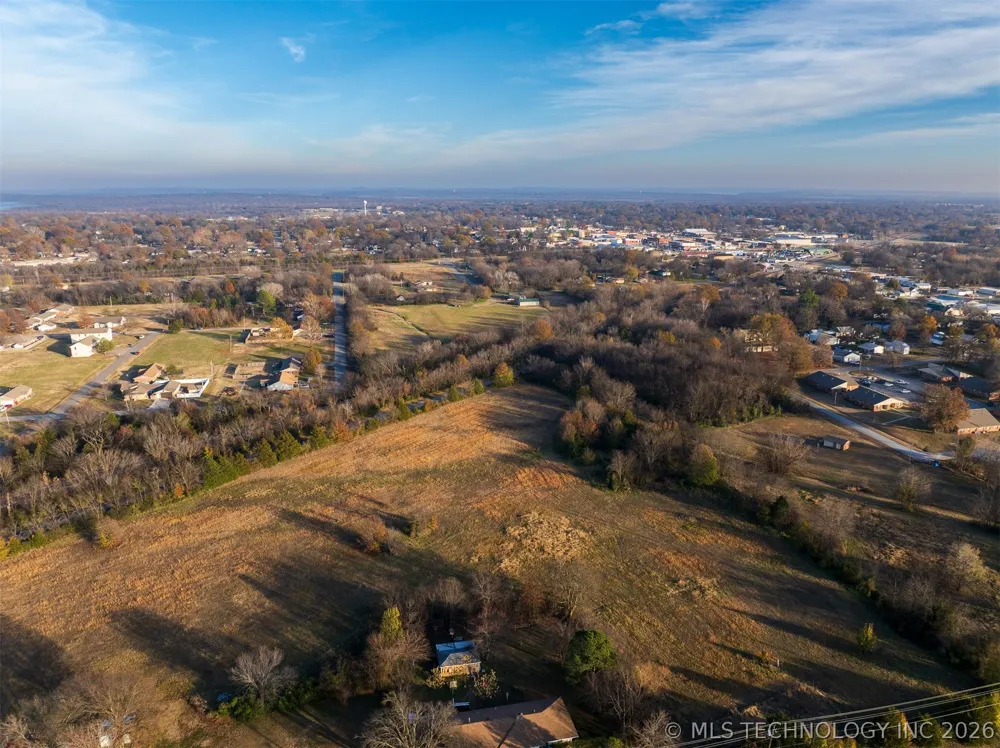 8 Pierce Avenue Wagoner, OK 74467
