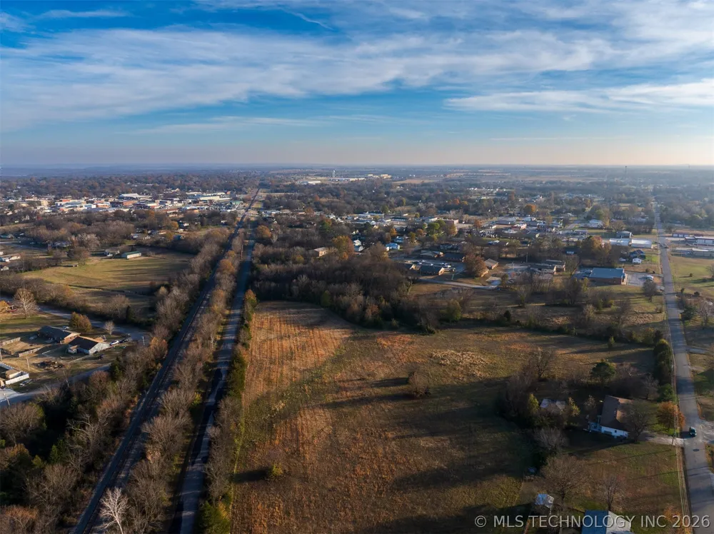 8 Pierce Avenue Wagoner, OK 74467