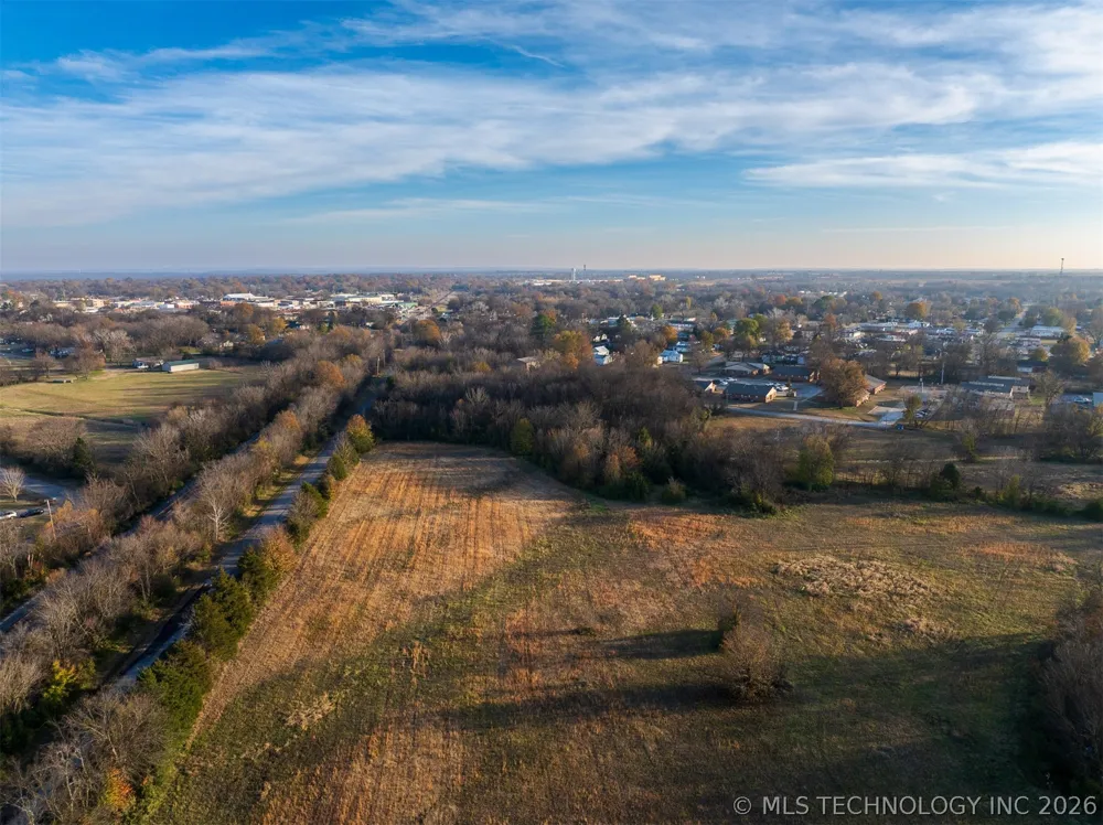 8 Pierce Avenue Wagoner, OK 74467