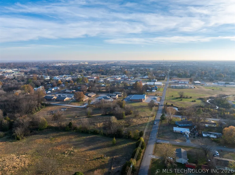 8 Pierce Avenue Wagoner, OK 74467