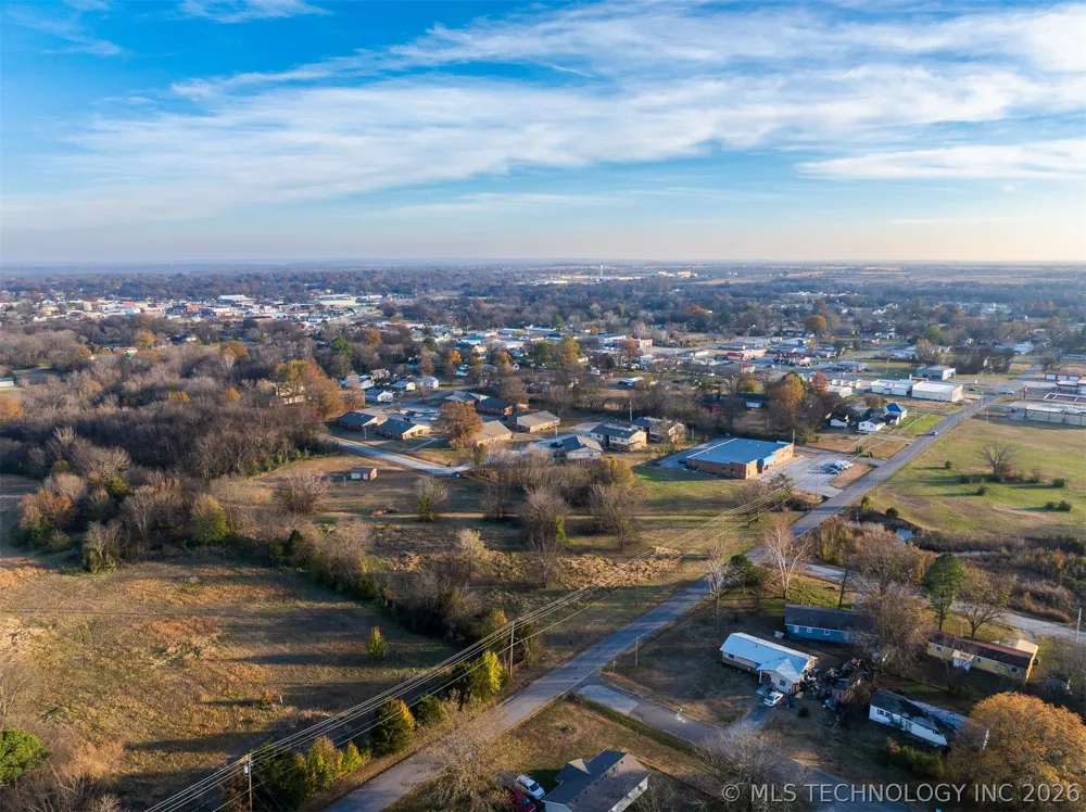 8 Pierce Avenue Wagoner, OK 74467