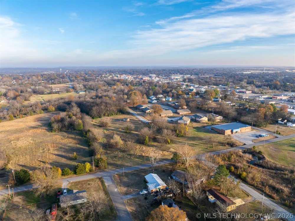 8 Pierce Avenue Wagoner, OK 74467