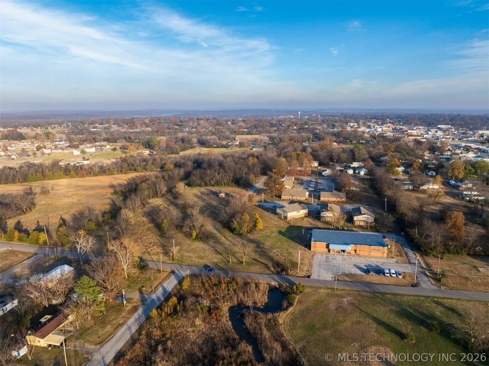 8 Pierce Avenue Wagoner, OK 74467