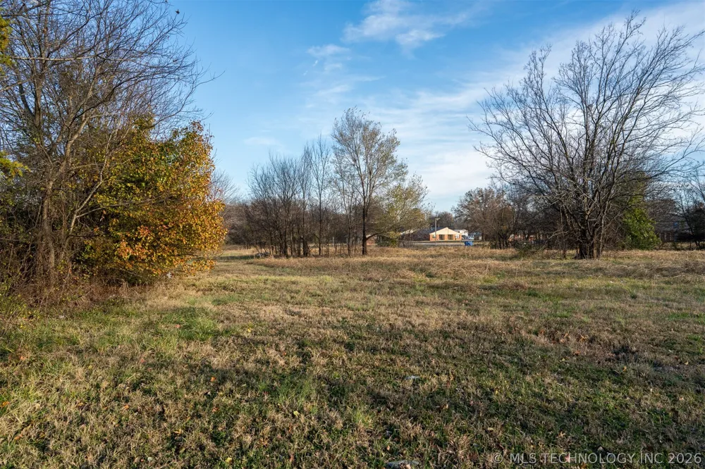 8 Pierce Avenue Wagoner, OK 74467