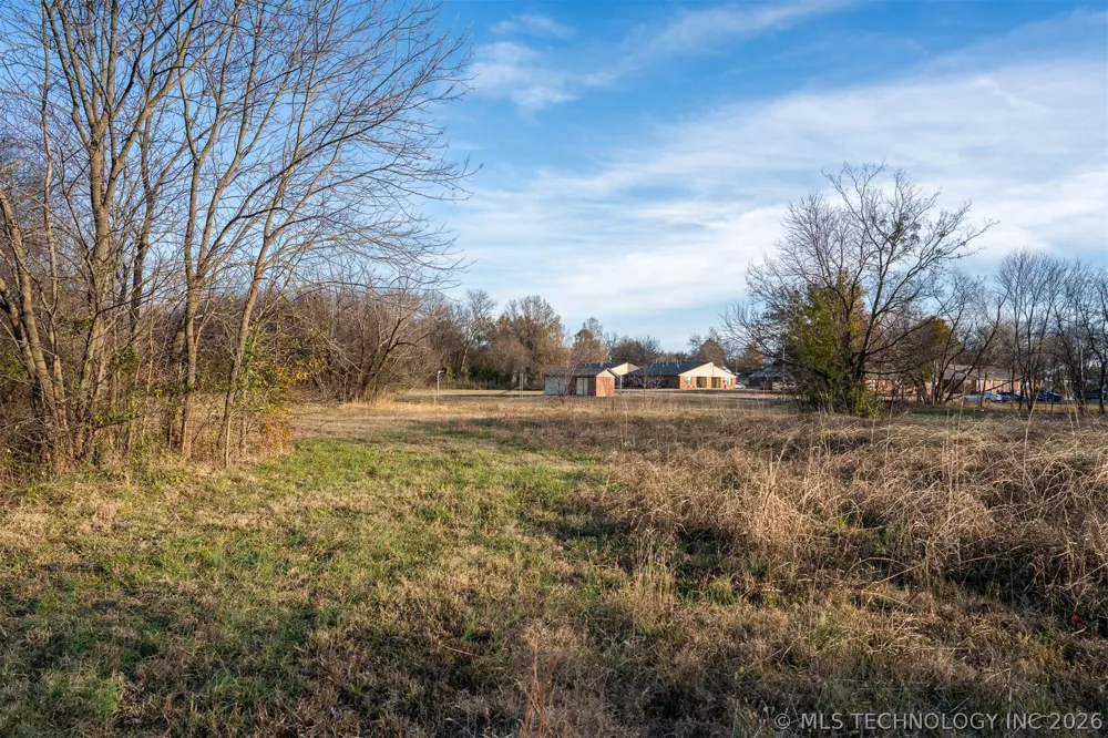 8 Pierce Avenue Wagoner, OK 74467
