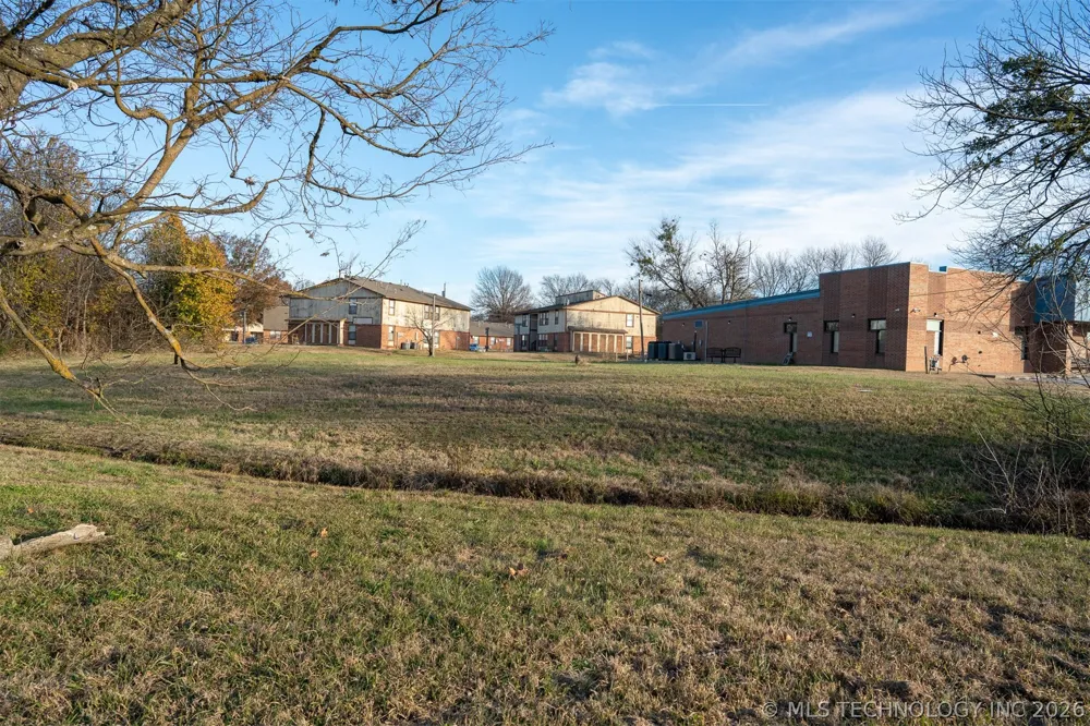 8 Pierce Avenue Wagoner, OK 74467