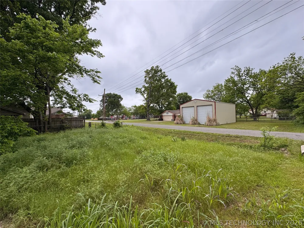504 SE 4th Street Wagoner, OK 74467