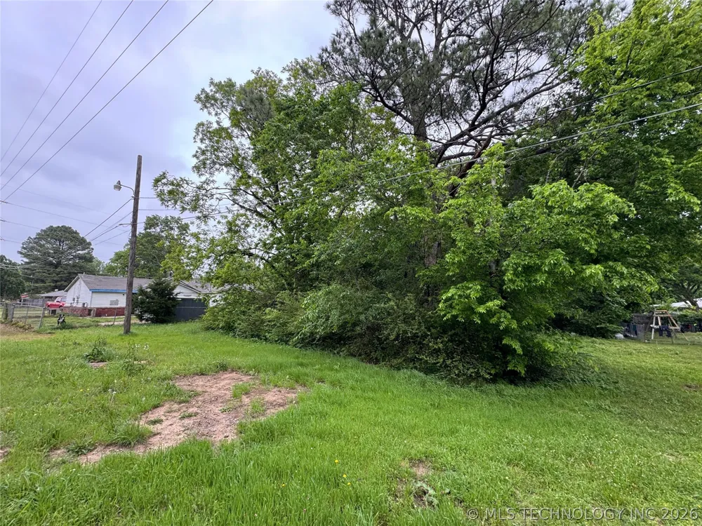401 S Hall Avenue Wagoner, OK 74467