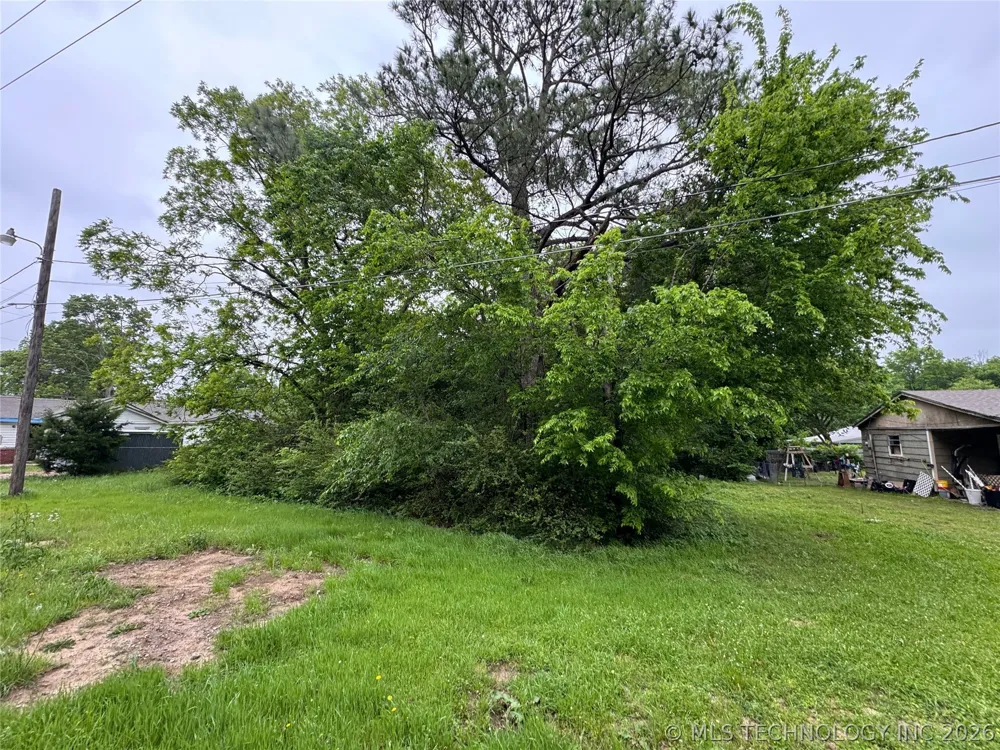 401 S Hall Avenue Wagoner, OK 74467