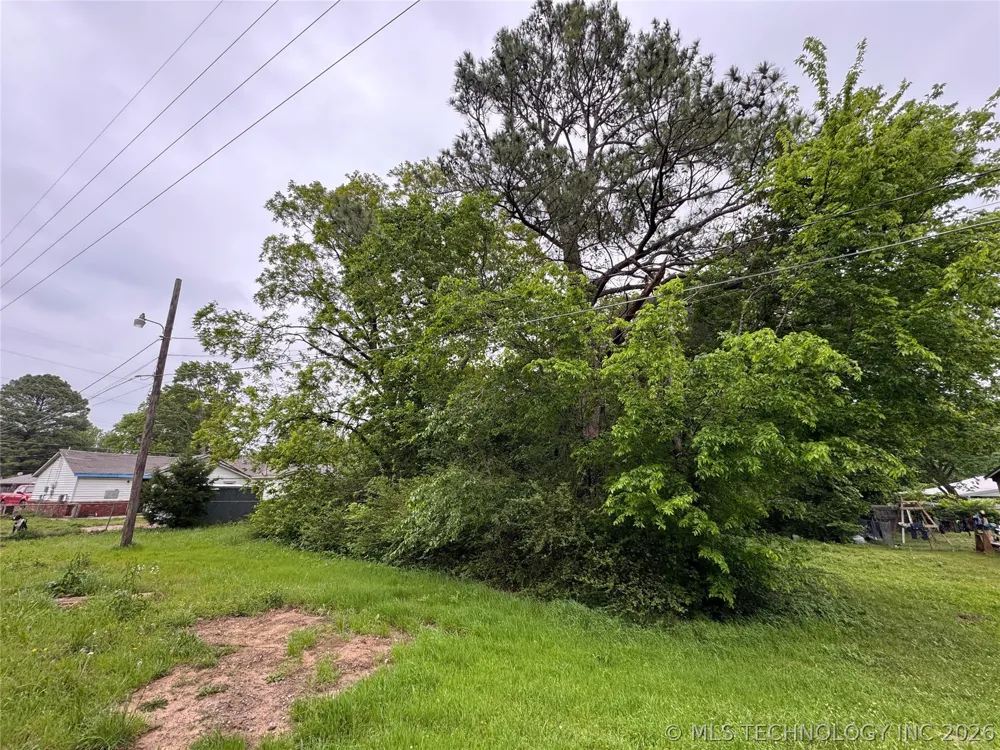 401 S Hall Avenue Wagoner, OK 74467