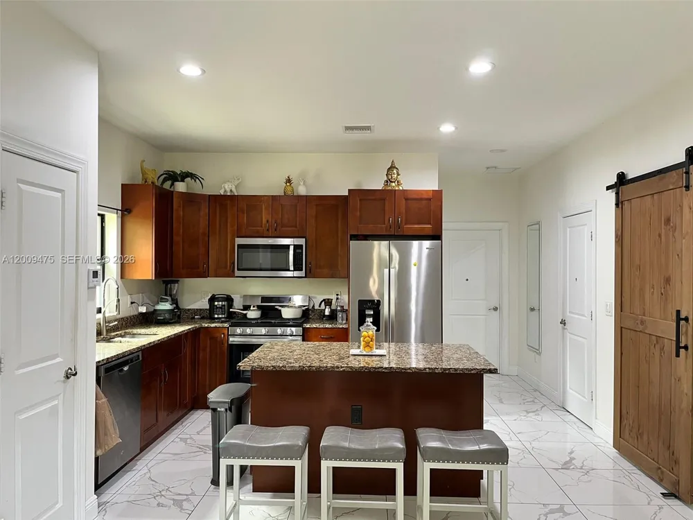 2363 NE 20 th ave Other City - In The State Of Florida, FL 34120