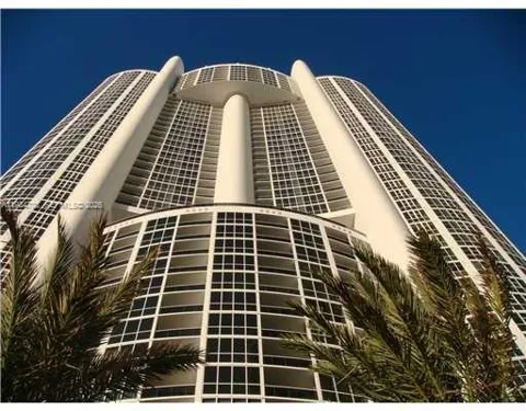 18201 Collins Ave #3505