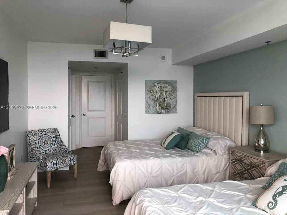 2641 Flamingo Rd #1202N Sunrise, FL 33323