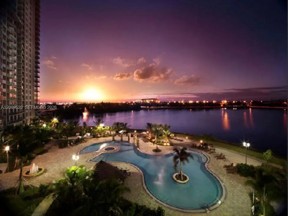 2641 Flamingo Rd #1202N Sunrise, FL 33323
