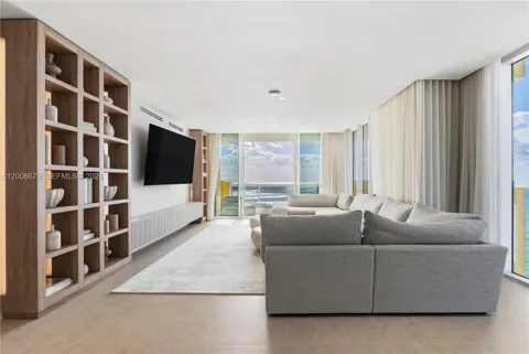 17875 Collins Ave #3906