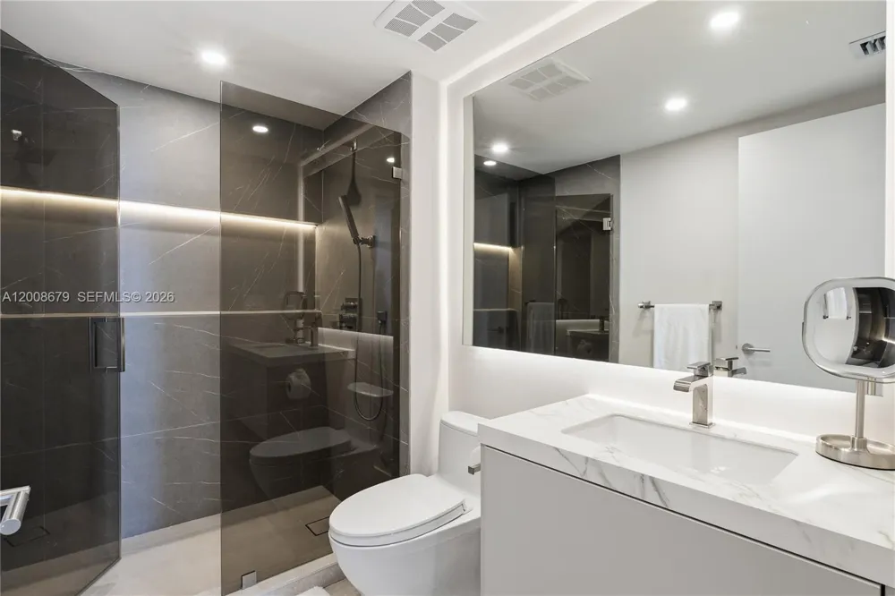 17875 Collins Ave #3906 Sunny Isles Beach, FL 33160