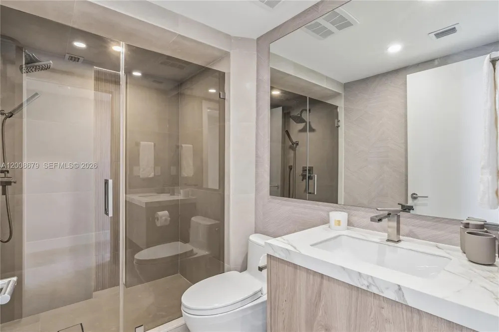 17875 Collins Ave #3906 Sunny Isles Beach, FL 33160