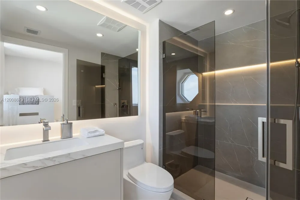 17875 Collins Ave #3906 Sunny Isles Beach, FL 33160