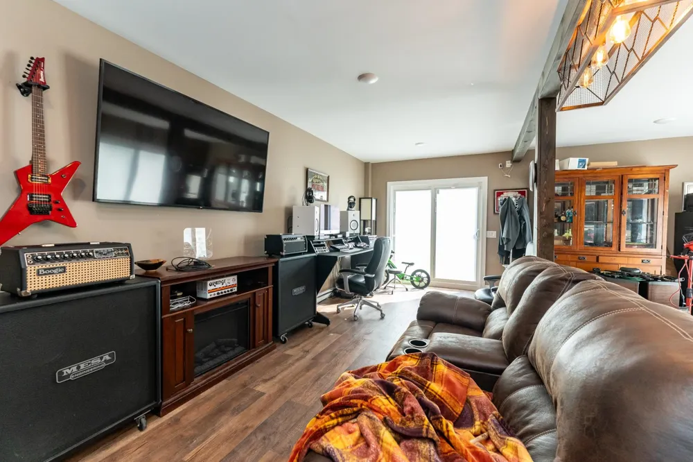 308 S 3rd Street Shepherd Village, MI 48883