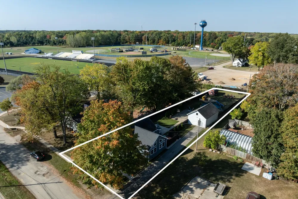 308 S 3rd Street Shepherd Village, MI 48883