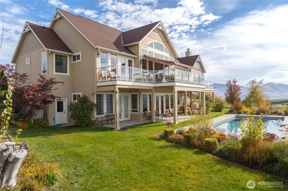 357 Lakayuse Road Manson, WA 98831