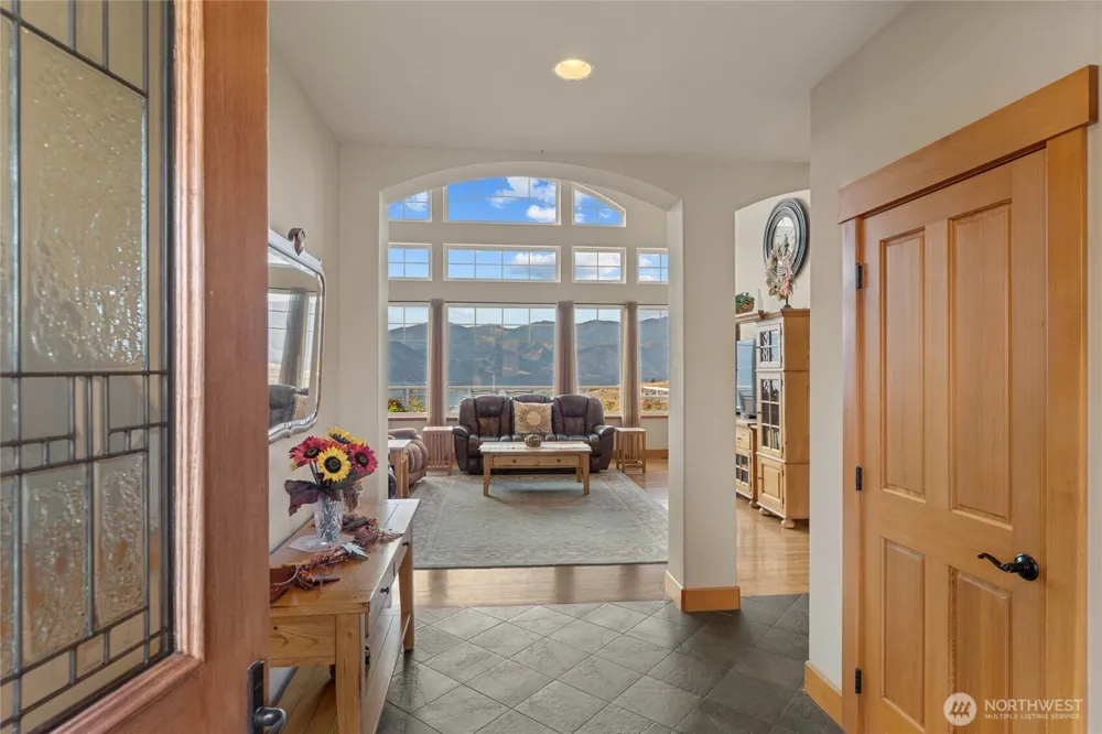 357 Lakayuse Road Manson, WA 98831
