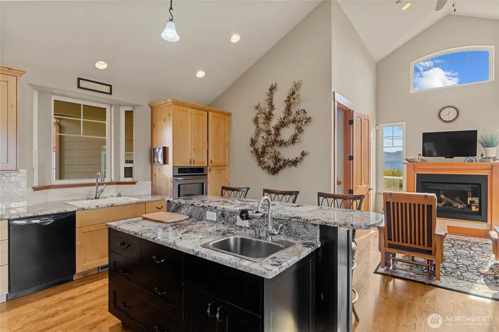 357 Lakayuse Road Manson, WA 98831