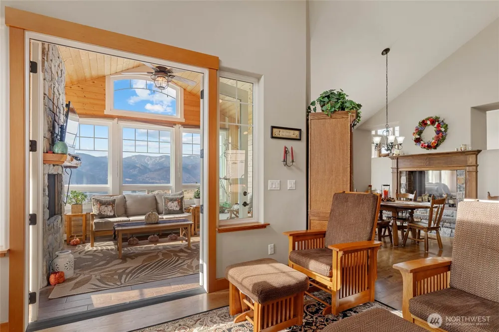357 Lakayuse Road Manson, WA 98831