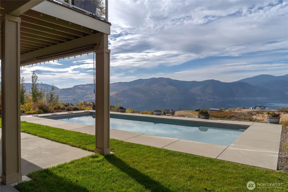 357 Lakayuse Road Manson, WA 98831