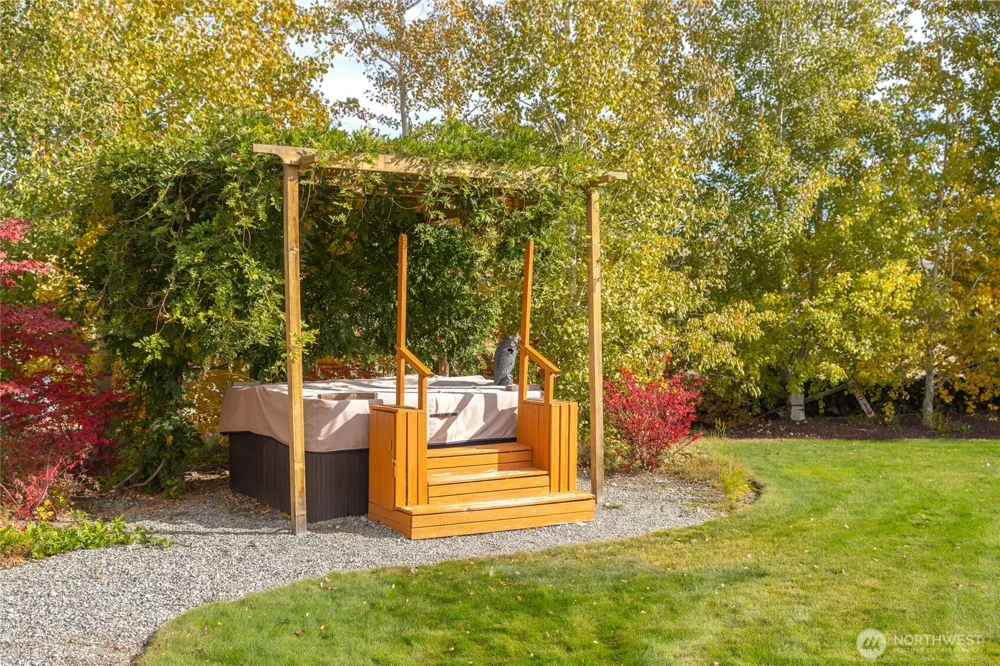 357 Lakayuse Road Manson, WA 98831