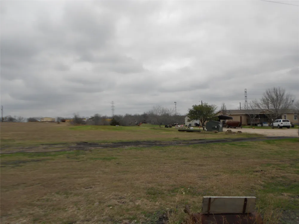 6612 Williamson Road Creedmoor, TX 78610