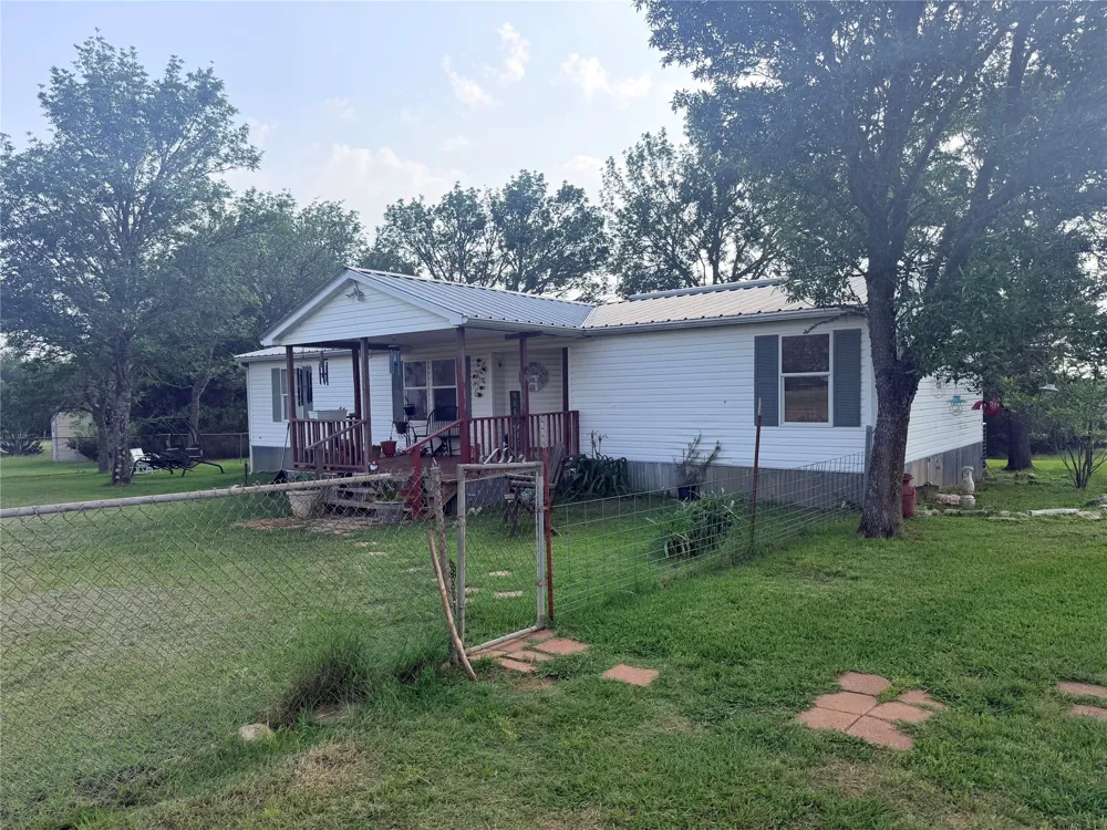1766 Fm 2104 Paige, TX 78659