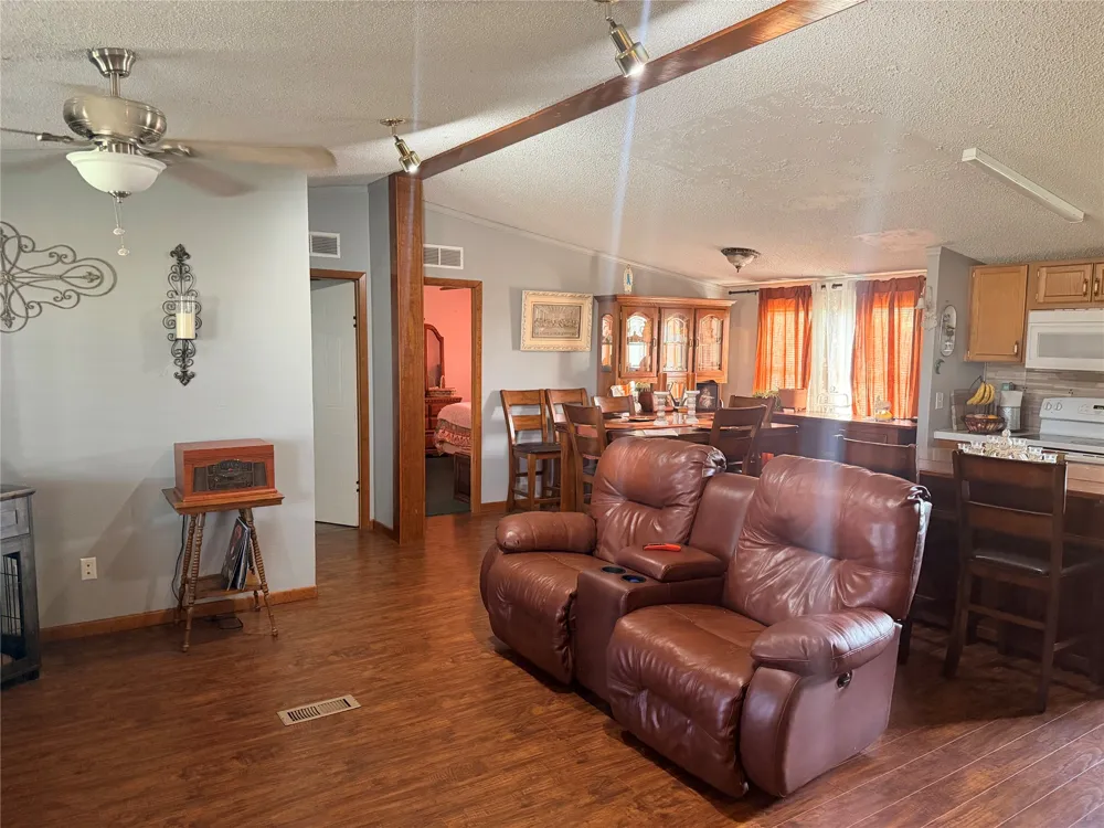 1766 Fm 2104 Paige, TX 78659