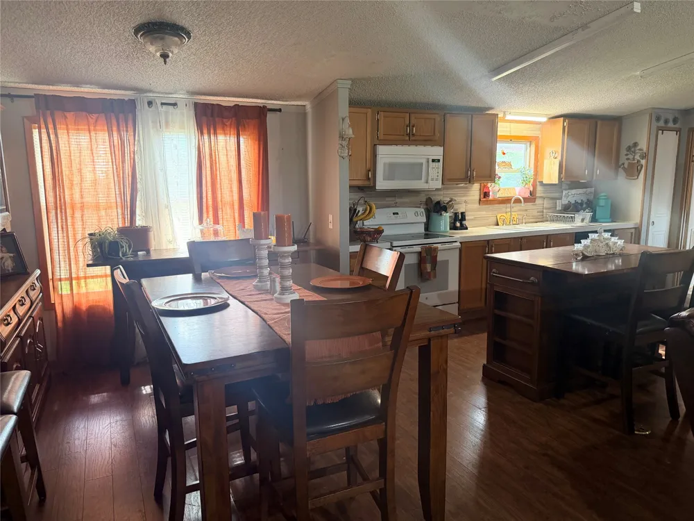 1766 Fm 2104 Paige, TX 78659