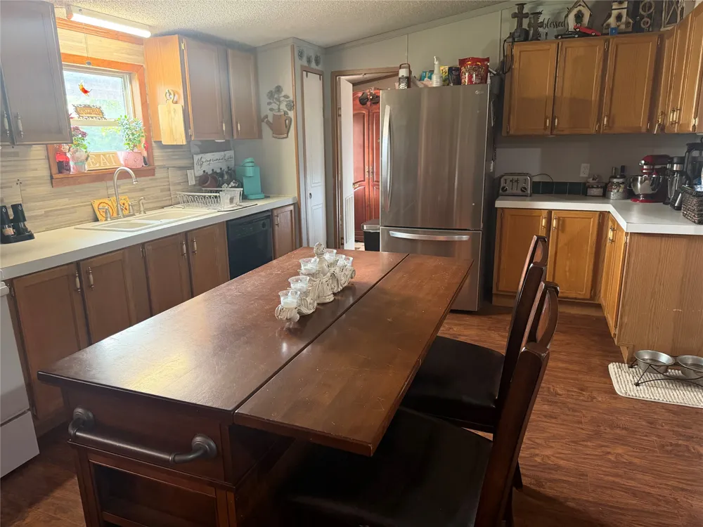 1766 Fm 2104 Paige, TX 78659