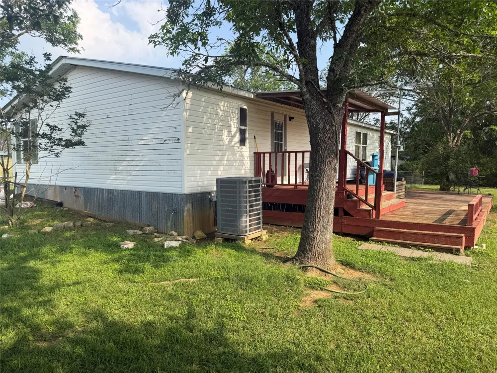1766 Fm 2104 Paige, TX 78659