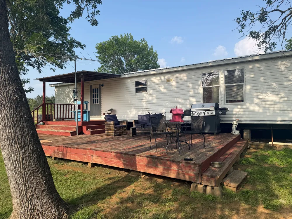 1766 Fm 2104 Paige, TX 78659