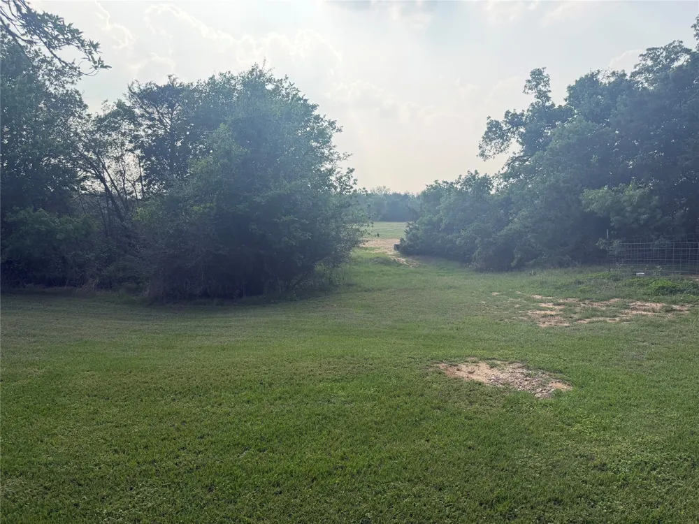 1766 Fm 2104 Paige, TX 78659