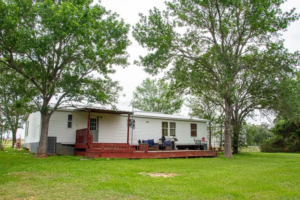 1766 Fm 2104 Paige, TX 78659