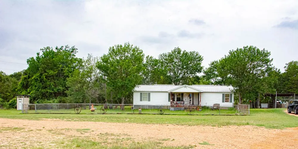 1766 Fm 2104 Paige, TX 78659