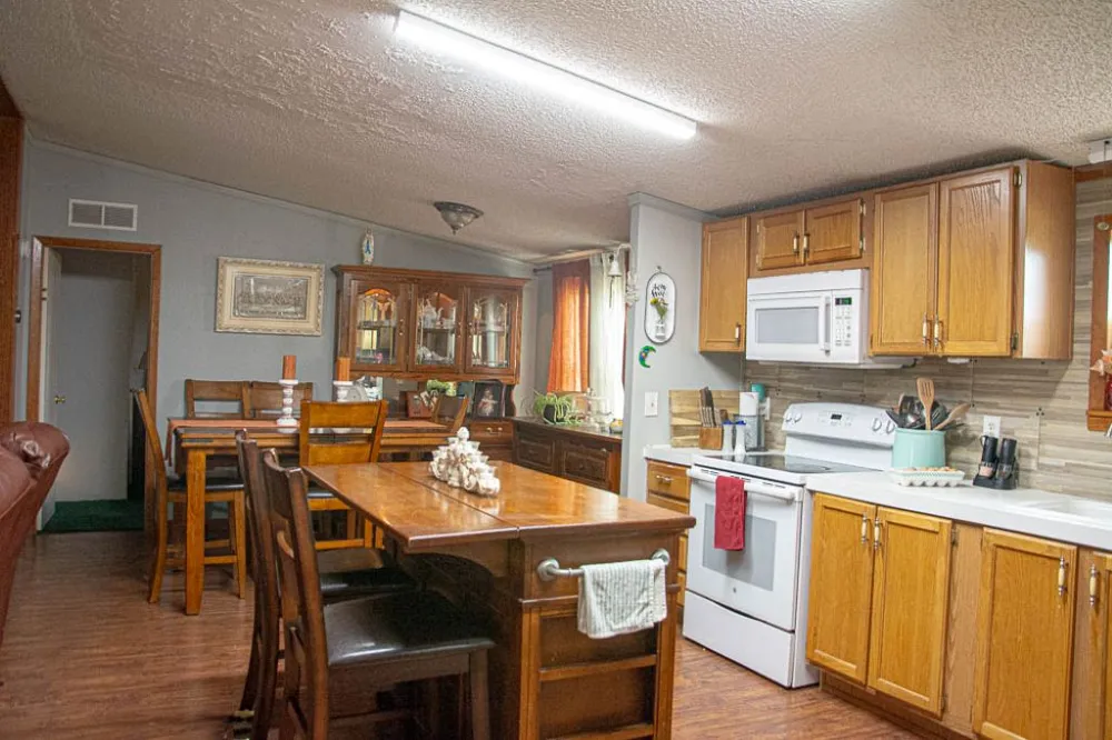 1766 Fm 2104 Paige, TX 78659