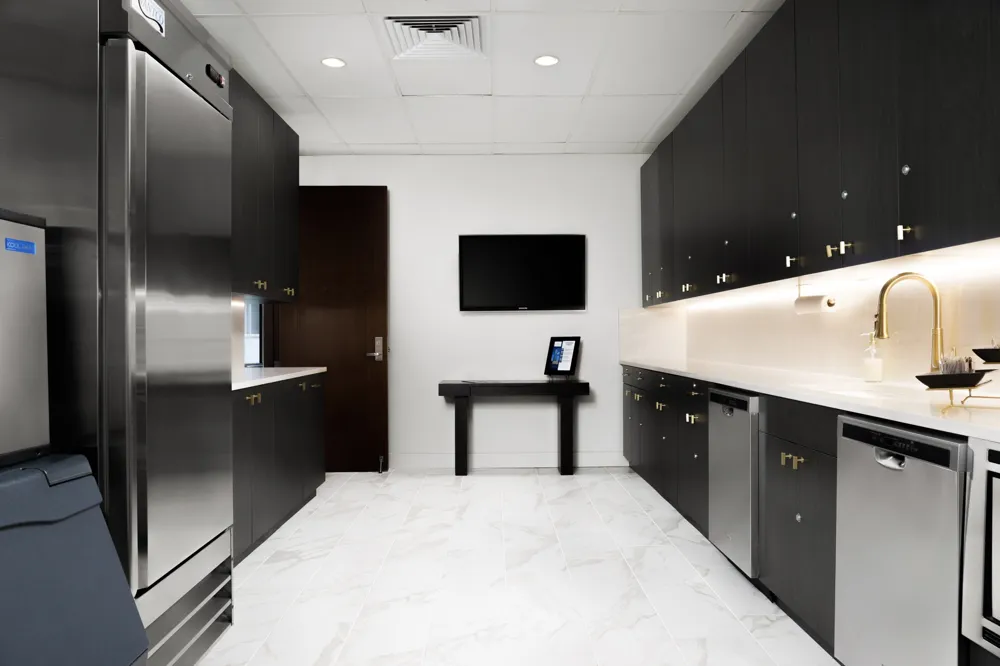 200 Congress Avenue #15E Austin, TX 78701